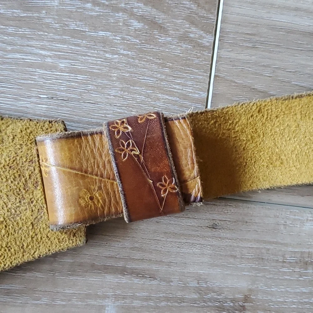 Rare Vintage 60's-70's Tooled Leather Belt - Picture 9 of 10